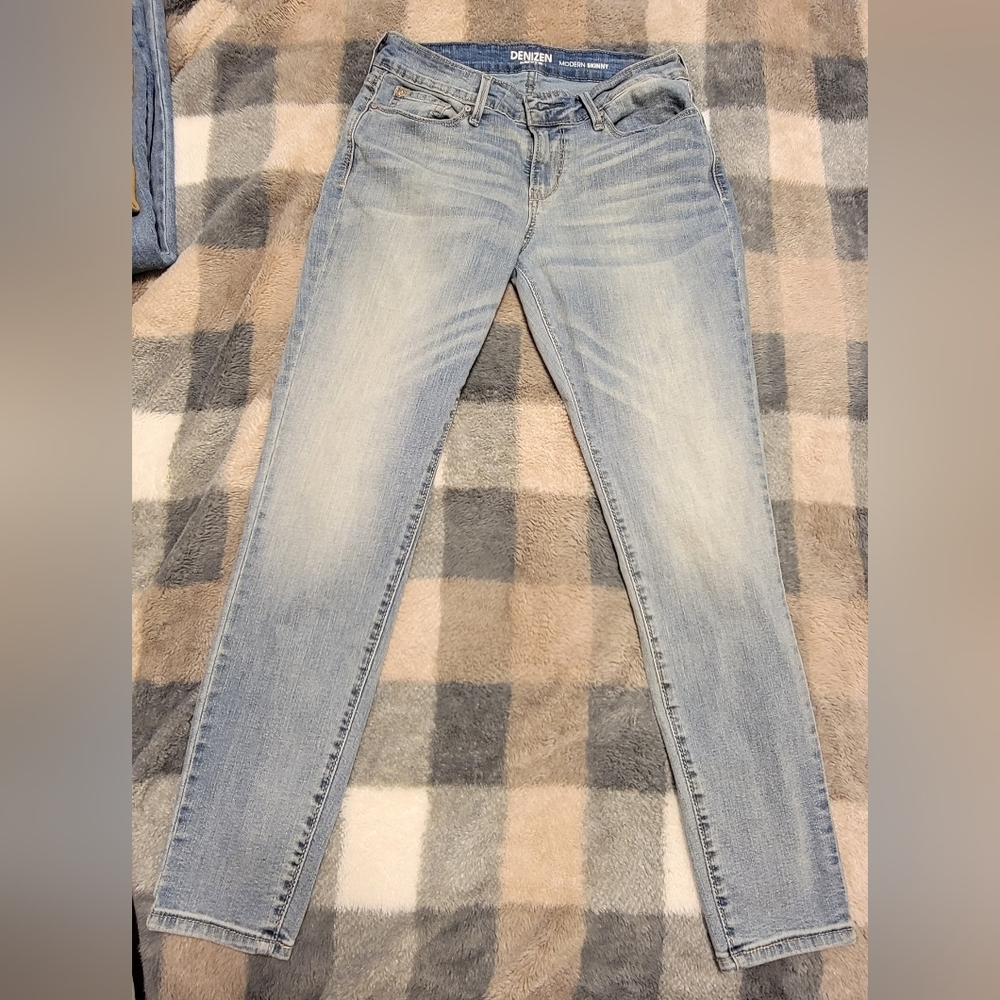 Levi jeans